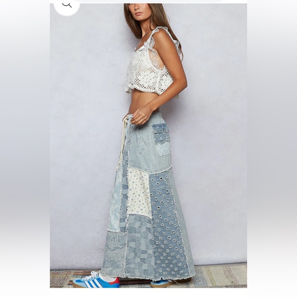 POL Patchwork Floral Denim Skirt. Size Large. New! - Picture 2 of 9